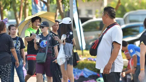 สุดอึ้ง! ตั๋วผีลูกยางระบาดหนักแพงสุด 10 เท่า โคตรเหิมเดินเร่ขายสุดชิล