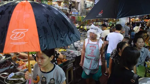 เทศกาลกินเจศาลเจ้า-ตลาดเก่าเยาวราชซบเซา คนซื้อของน้อยลง เหตุฝนพรำทำพิษ