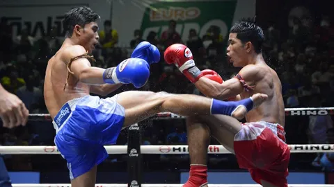 'มหาเดช' มาดุ!! กระทุ้งเข่า หวดก้านคอ 'ลมหวล' หลับคาเวทีคู่เอกลุมพินี