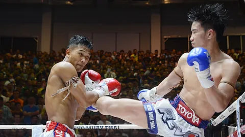 'ตะวันฉาย' หวดก้านคอกุหลาบดำ พลิกชนะคะแนน มวยคู่เอกลุมพินี