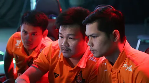 ดวลเดือดโค้งสุดท้ายศึก "Toyota E-League" หาทีมเลื่อนชั้น