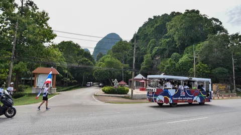 วิ่งธงชาติไทย วันที่ 54 จากสระแก้วถึงจันทบุรี รวมวิ่งแล้ว 4,202 กม.