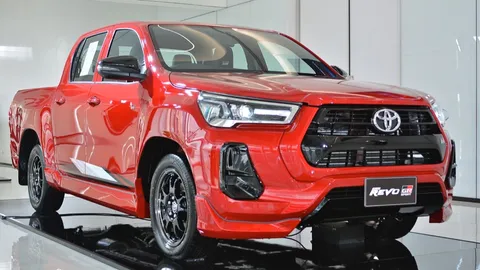 ตัวเตี้ยหน้าโหด! TOYOTA HILUX REVO GR SPORT LO-FLOOR