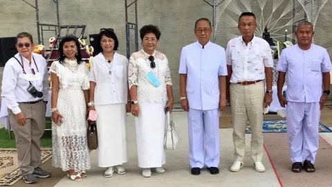 พล.อ.อ.ชลิต พุกผาสุข เป็นประธานในพิธีเชิญพระอุณาโลมขึ้นพระพักตร์พระพุทธเมตตา 