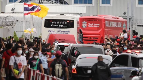 เปิดที่มาไวรัล "ต้อม เสริมยนต์" รถบัสธรรมดาที่นักเตะลิเวอร์พูลเลือกขึ้นนั่ง