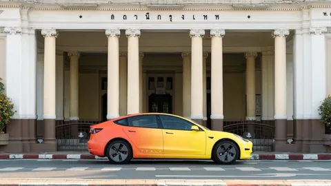 TESLA MODEL 3 สีรุ้ง รถยนต์ไฟฟ้าพาเพลิน! 