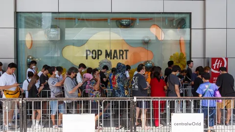 คิวรอ Pop Mart อาร์ตทอยสุดฮอต ทะลักล้นหน้าห้างเซ็นทรัลเวิลด์