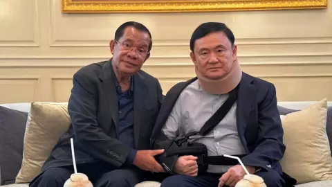 2 พรรค 2 ประเทศ