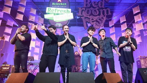 “BEDROOM FEST” เทศกาลดนตรี รุ่นพี่รุ่นน้องปล่อยของกันเต็มเวที