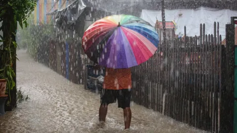 สภาพอากาศวันนี้ กรมอุตุฯ เผยประเทศไทยมีฝนฟ้าคะนอง กทม.ตก 40% ช่วงบ่ายถึงค่ำ