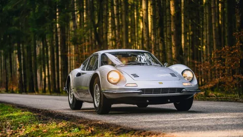 ขุดกระดูกม้าคลาสสิก ย้อนอดีตม้าลำพอง Ferrari Dino 206-246 GT