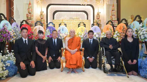 "นายกฯ เฝ้ารับเสด็จ พระสังฆราช" พิธีสวดพระอภิธรรม "คุณแม่ชดช้อย ทวีสิน"