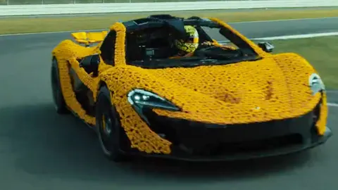 นักแข่ง F1 ลองขับรถ McLaren P1 ทำจากเลโก้ พิสูจน์แล้วขับรอบสนามแข่งได้จริง  (คลิป)