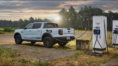 เกิดมาแกร่ง แบ่งกันเสียบ FORD RANGER PHEV เปิดตัวในเยอรมัน! 