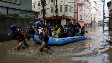 เนปาลอ่วม ฝนตกหนัก ทำน้ำท่วม-ดินถล่ม 2 วันดับแล้ว 66 ศพ หายอีกอื้อ