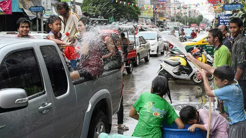 'กสิกร' ชี้ การเมืองยื้อ-ของแพง ทำสงกรานต์ปีนี้กร่อย 