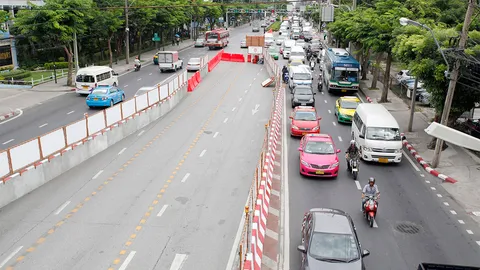 'บิ๊กป้อม' ถกแก้รถติดปิดสะพานรัชโยธิน-จ่อจัดกิจกรรมกำจัดผักตบ