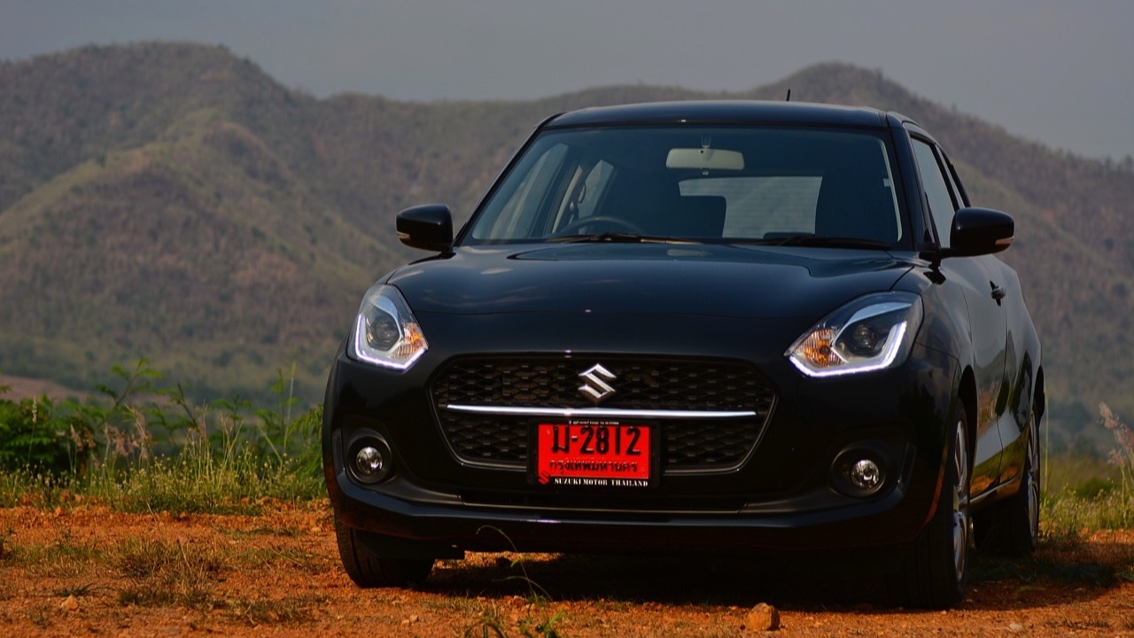 นึกว่าผ่อนมอเตอร์ไซค์ อีโคคาร์ SUZUKI SWIFT อัดโปรแรง ผ่อนเดือนละสามพัน! 