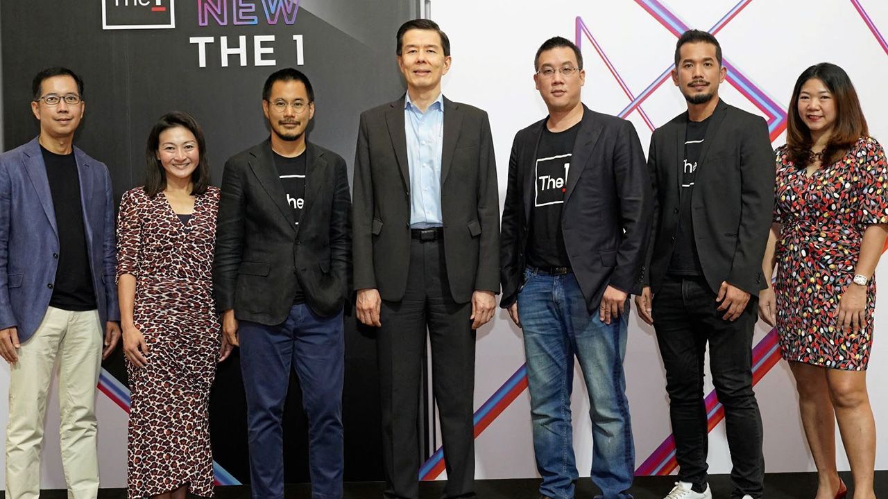 ใช้ง่ายมาก - ดร.ธรรม์ จิราธิวัฒน์ จัดงานแถลงข่าว Explore New The 1 เพื่อเปิดตัว NewThe 1 แพลตฟอร์มโฉมใหม่ ให้พร้อมมอบประสบการณ์ในยุคดิจิทัล โดยมี ญนน์ โภคทรัพย์, กวิน ตั้งอุทัยศักดิ์ และ คณินท์ ปิ่นสุวรรณ์ มาร่วมงานด้วย ที่โรงแรมพาร์ค ไฮแอท วันก่อน.