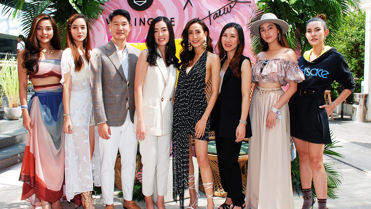 ใส่สบาย  -  ชลิตา หงสกุล, อรวัสสา ศยามเศรณี และ นราวุฒิ ธัญนารา จัดงาน Wakingbee x Taew Swim and Sweat แฟชั่นโชว์คอลเลกชันต้อนรับสปริง/ซัมเมอร์ 2019 จากการออกแบบของ ณฐพร เตมีรักษ์ โดยมี กรุณา วัจนะพุกกะ มาร่วมงานด้วย ที่ดิ เอ็มควอเทียร์ วันก่อน.