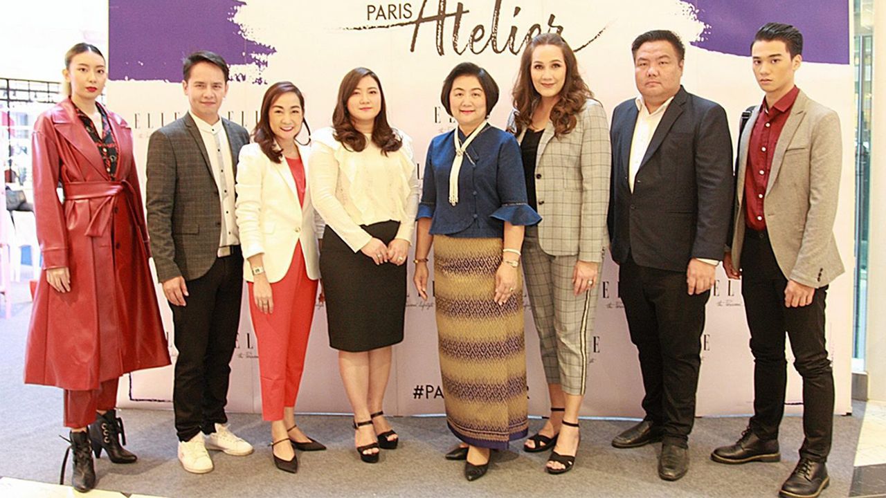 แฟชั่นหรู รมิดา รัสเซลล์ มณีเสถียร และ ศรายุทธ ทองร่มโพธิ์ จัดงาน “ELLE Paris Atelier” การแสดงแฟชั่นโชว์แบรนด์หรูจากฝรั่งเศส โดยมี กนกพร พรรณเทวี, กันชกา สุวณิชย์ และ ภัทร ขันธชวนะ มาร่วมงานด้วย ที่ศูนย์การค้าเมญ่า ไลฟ์สไตล์ ช็อปปิ้งเซ็นเตอร์ จ.เชียงใหม่ วันก่อน.