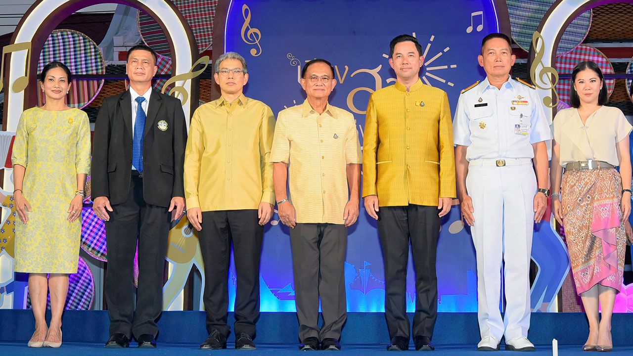 อย่าพลาด อิทธิพล คุณปลื้ม รมว.วัฒนธรรม แถลงข่าวการจัดงาน “River Festival 2019” สายนํ้าแห่งวัฒนธรรมไทย โดยมี พล.ร.ต.สุรพันธ์ ตันติเวชกุล, สุรพล เศวตเศรนี, จิตติพัฒน์ ทองประเสริฐ และ ม.ล.รดีเทพ เทวกุล มาร่วมงานด้วย ที่วัดกัลยาณมิตรวรมหาวิหาร วันก่อน.