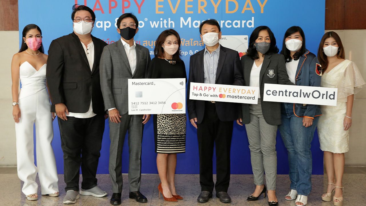 ช็อปสบาย ดร.ณัฐกิตติ์ ตั้งพูลสินธนา และ ไอลีน ชูว จัดแคมเปญ “Happy Everyday Tap & Go with Mastercard” โดยมี ธนพงษ์ จิราพานิชกุล, ธนวัฒน์ ชยุตดิษย์กุล, สามสรา เอี่ยมเอกดุลย์ และ จรสพรรณ สวัสดิวัตน์ ณ อยุธยา มาร่วมงานด้วย ที่เซ็นทรัลเวิลด์ วันก่อน.