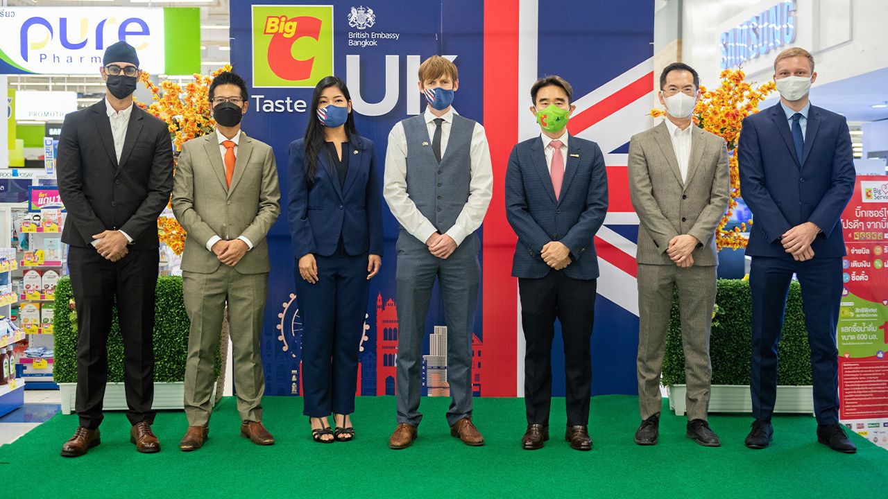 ตามไปซื้อ เบน มอร์ลี่ย์ เปิดงาน “British Fair : เทศกาลสินค้านำเข้าจากประเทศอังกฤษ” รวบรวมสินค้าเกรดพรีเมียมจำหน่ายกว่า 300 รายการ จัดถึง 8 ธ.ค. โดยมี อัศวิน เตชะเจริญวิกุล, วิชัย เบญญาดิลก และ มนัสนันท์ วงศาสุลักษณ์ มาร่วมงานด้วย ที่บิ๊กซี พระราม 4 วันก่อน.