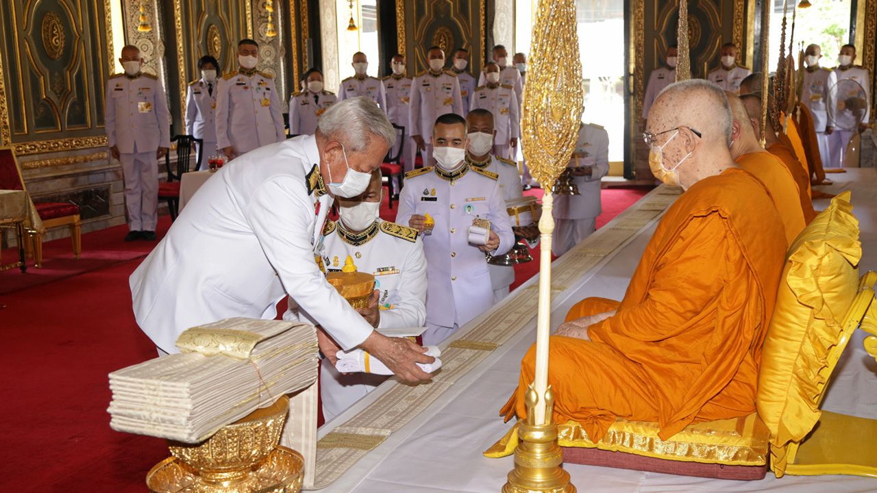 พระบาทสมเด็จพระเจ้าอยู่หัว ทรงพระกรุณาโปรดเกล้าโปรดกระหม่อมให้ พล.อ.อ.ชลิต พุกผาสุข องคมนตรี เป็นผู้แทนพระองค์ไปในการบำเพ็ญพระราชกุศลอุทิศถวายสมเด็จพระบูรพมหากษัตริยาธิราชและสมเด็จพระบรมราชบุพการี ที่พระอุโบสถวัดพระเชตุพนวิมลมังคลาราม วันก่อน.