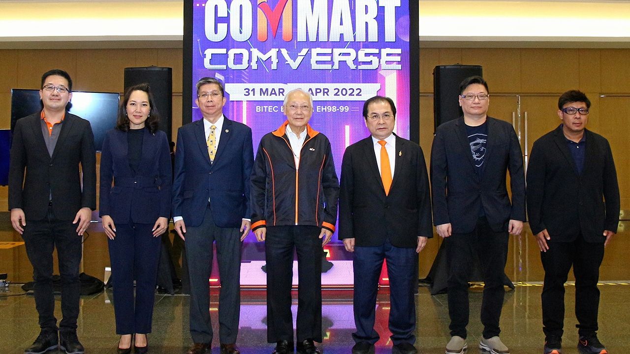 อย่าพลาด  -  มนู เลียวไพโรจน์, แจ็ค มินทร์ อิงค์ธเนศ และ บุญเลิศ นราไท เปิดงาน “COMMART COMVERSE” มหกรรมสินค้าไอที พร้อมโปรโมชันพิเศษ จัดถึง 3 เม.ย. โดยมี เซียงโล่ เทียน, เผด็จ เจริญศิวกรณ์ และ อรภัทร รังษีวงศ์ มาร่วมงานด้วย ที่ไบเทค บางนา วันก่อน.