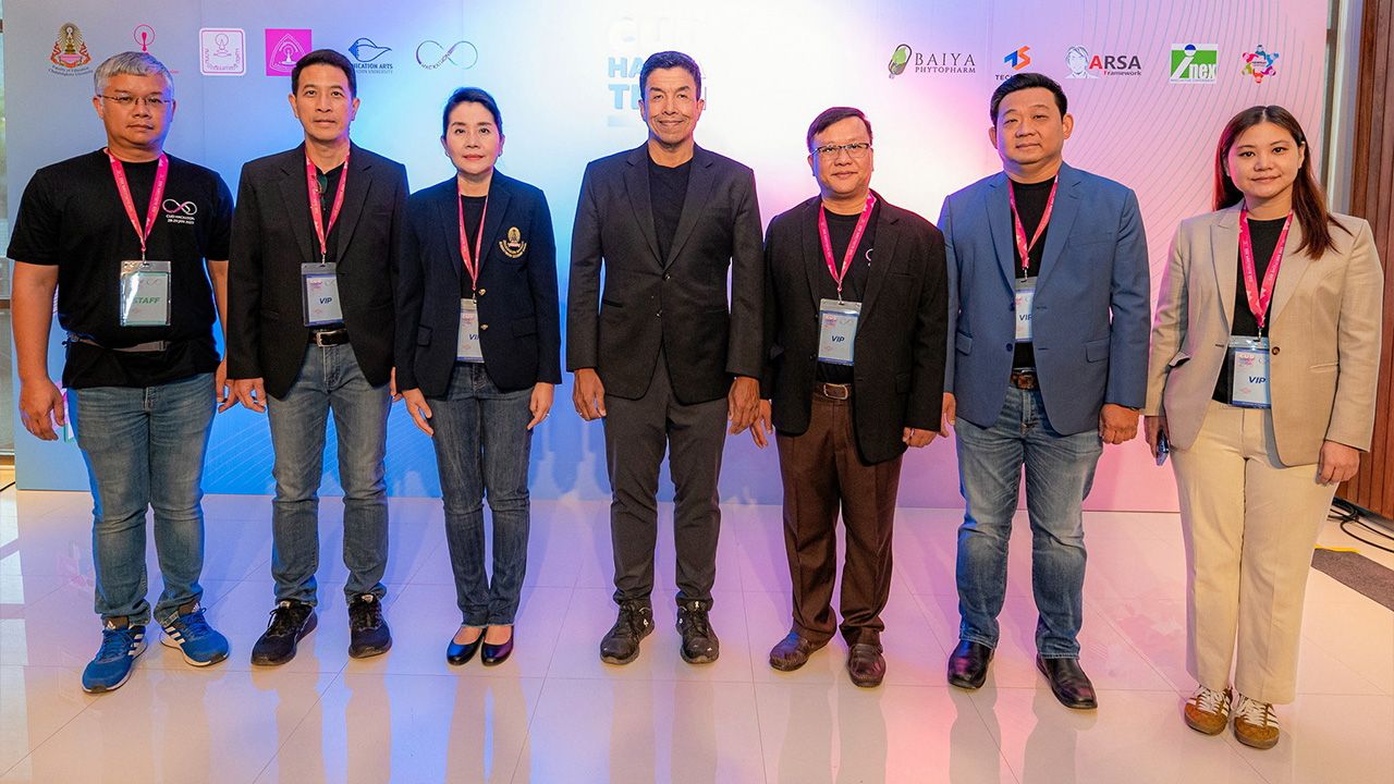 หาคนเก่ง รศ.ชัชชาติ สิทธิพันธุ์ และ ดร.ศิริเดช สุชีวะ เปิดการแข่งขัน “CUD Hackathon 2023” การประกวดออกแบบนวัตกรรม โดยมี พรพรหม ชัยฉัตรพรสุข, กนิษฐ์ สารสิน และ กำพล โชติปทุมวรรณ มาร่วมงานด้วย ที่คณะครุศาสตร์ จุฬาลงกรณ์มหาวิทยาลัย วันก่อน.