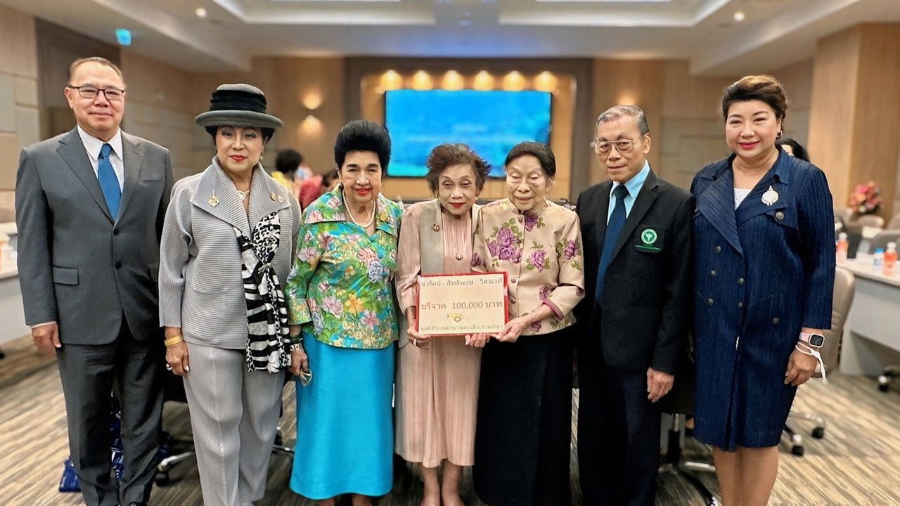 สมทบทุน นวรัตน์ วิศวเวที มอบเงิน 100,000 บาท ให้ คุณหญิงเอื้อปรานี เจียรวนนท์ เพื่อสมทบทุนมูลนิธิ รพ.สมเด็จเจ้าพระยา โดยมี คุณหญิงโรส บริบาลบุรีภัณฑ์, นพ.ปรีชา ศตวรรษธำรง และ ลลิสา จงบารมี มาร่วมในพิธีด้วย ที่สถาบันจิตเวชศาสตร์สมเด็จเจ้าพระยา วันก่อน.