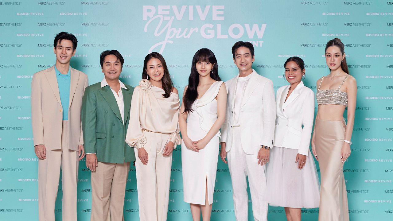 ผิวสวย  -  ภกญ.กิตติวรรณ รัตนจันทร์ จัดงาน “Revive Your Glow Event” เพื่อตอกยํ้าความเป็นผู้นำด้านงานผิวมิติใหม่ เซ็ตซีโร่การเตรียมผิวให้ง่ายดายยิ่งขึ้น โดยมี คิม โซฮยอน, ธนภัทร กาวิละ, กาญจน์เกล้า ด้วยเศียรเกล้า และ นพ.สมิทธิ์ อารยะสกุล มาร่วมงานด้วย ที่โรงแรมคาเพลลา วันก่อน.