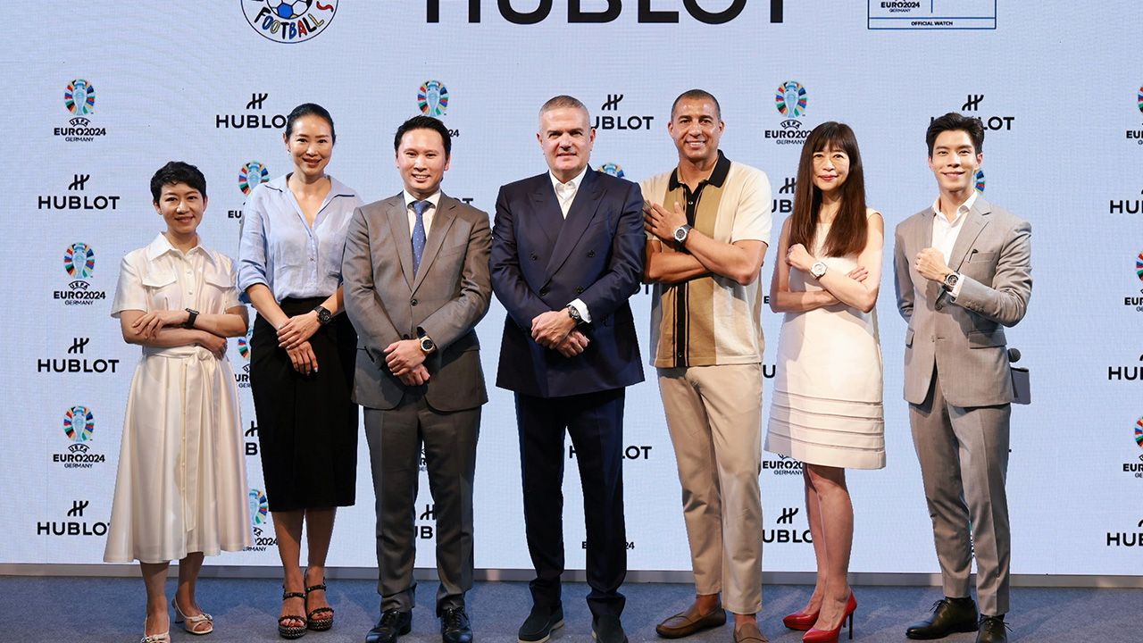 มีร้อยเรือน-ริคาร์โด กัวดาลูเป และ ณรัณ ธรรมาวรานุคุปต์ จัดงานเปิด Hublot Loves Football Pop-Up Store พร้อมแนะนำนาฬิการุ่นพิเศษ Big Bang e Gen 3 UEFA Euro2024™ ผลิตเพียง 100 เรือน โดยมี ทิพาณัท เลณบุรี มาร่วมงานด้วย ที่สยามพารากอน วันก่อน.