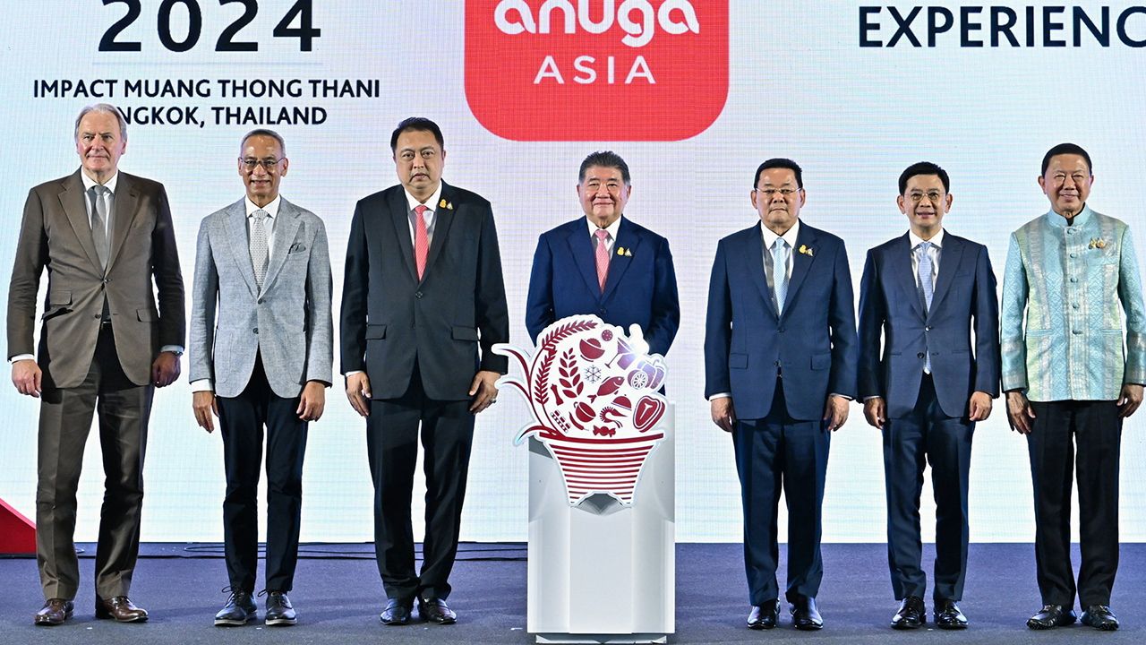 ครบวงจร ภูมิธรรม เวชยชัย ภูมิธรรม เวชยชัย รมว.พาณิชย์ เปิด “THAIFEX-ANUGA ASIA 2024” งานแสดงสินค้าอาหารและเครื่องดื่ม จัดถึง 1 มิ.ย. นภินทร ศรีสรรพางค์, สุชาติ ชมกลิ่น, ภูสิต รัตนกุล เสรีเริงฤทธิ์, สนั่น อังอุบลกุล และ เจอราล์ด ออสการ์ โบเซ่ มาร่วมงานด้วย ที่อิมแพ็ค เมืองทองธานี วันก่อน.