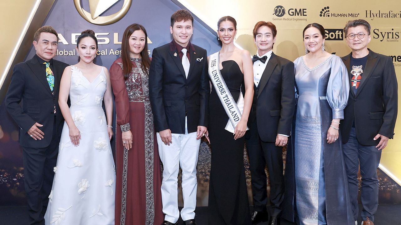 ให้รางวัล วรุตม์ สุทธินันท์ จัดงาน “AESLA AWARDS 2023-AESTHETIC A LIST” พร้อมมอบรางวัลแก่แพทย์ผู้ทรงคุณค่าระดับแนวหน้าของไทย โดยมี พัฒพงษ์-ปรียามล ธนวิสุทธิ์, ม.ร.ว.โสรัจจ์ วิสุทธิ และ ดร.อุษณีย์ มหากิจศิริ ลีโอณีโอ มาร่วมงานด้วย ที่โรงแรมโรสวูด วันก่อน.