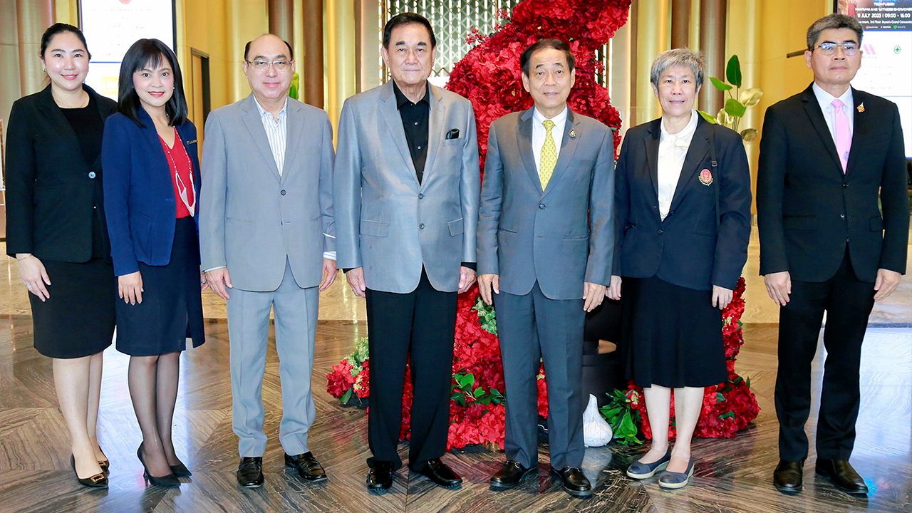 สร้างเครือข่าย วรวิทย์ กังศศิเทียม ประธานศาลรัฐธรรมนูญ เปิดโครงการบูรณาการสานเครือข่ายศาลรัฐธรรมนูญสู่ประชาชน โดยมี พรทิภา ไสวสุวรรณวงศ์, บุญเสริม นาคสาร, ดร.อัศวิน อิงคะกุล และ ปริญญา หงส์เลิศลักษณ์ มาร่วมงานด้วย ที่โรงแรมอัศวิน แกรนด์ วันก่อน.