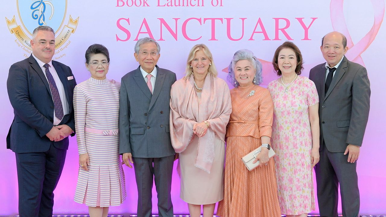 เรียนรู้ได้ รศ.นพ.กฤษณ์ จาฏามระ เปิดตัวหนังสือ “SANCTUARY” เพื่อให้ความรู้และรณรงค์ป้องกันโรคมะเร็งเต้านม โดยมี ดร.สจ๊วต เคอร์บิชลีย์, ดร.สนธยา กล่อมเปลี่ยน,อาภรณ์ กวินอนันต์ และ สุภี พงษ์พานิช มาร่วมงานด้วย ที่โรงแรมอนันตรา สยาม วันก่อน.