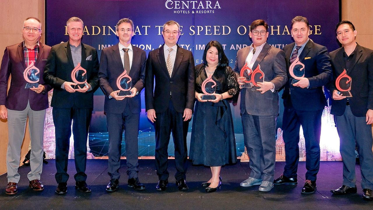 ให้รางวัล  -  ธีระยุทธ จิราธิวัฒน์ จัดงาน “General Managers Conference 2024” เพื่อเสริมความแข็งแกร่งด้านการบริหารจัดการ การวางแผนกลยุทธ์ พร้อมมอบรางวัลยอดเยี่ยมในหลากหลายสาขาให้ผู้จัดการทั่วไป โรงแรมและรีสอร์ตในเครือเซ็นทารา ที่โรงแรมเซ็นทารา อยุธยา วันก่อน.