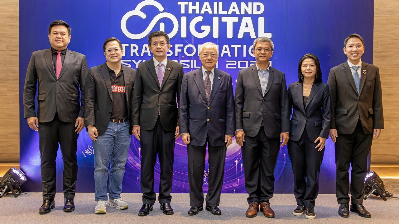 เป็นเลิศ  -  มนู เลียวไพโรจน์ จัดงานมอบรางวัล “THAILAND DIGITAL TRANSFORMATION AWARDS 2024” ให้องค์กรมีความเป็นเลิศในการปรับเปลี่ยนการทำงานสู่ดิจิทัล โดยมี ไพฑูรย์ ศิริฉัตรชัยกุล และ ชาติชาย สุทธาเวศ มาร่วมงานด้วย ที่ศูนย์การประชุมแห่งชาติสิริกิติ์ วันก่อน.