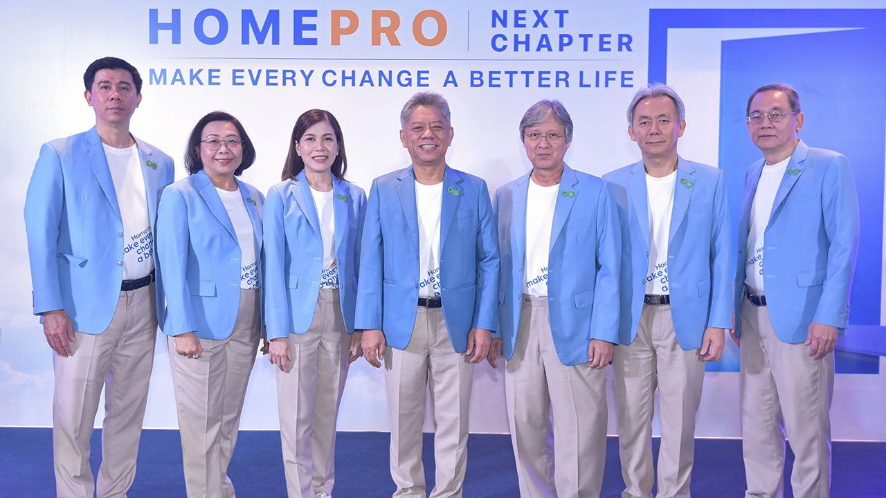 ลุยไม่หยุด  -  วีรพันธ์ อังสุมาลี จัดงาน “HOMEPRO NEXT CHAPTER” เพื่อประกาศแผนยุทธศาสตร์ 5 ปี ตอกย้ำการเป็นผู้นำธุรกิจสินค้าเกี่ยวกับบ้าน โดยมี วทัญญู วิสุทธิโกศล, ชัยยุทธ กรัณยโสภณ และ เสาวณีย์ สิราริยกุล มาร่วมงานด้วย ที่ศูนย์การประชุมแห่งชาติสิริกิติ์ วันก่อน.