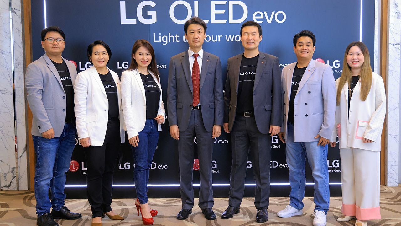 แอลจีรุ่นล่าสุด - ซองฮัน จาง และ อำนาจ สิงหจันทร์ เปิดตัวนวัตกรรมทีวี OLED ใหม่ล่าสุดของ แอลจี พร้อมขยายไลน์อัปทีวี QNED ส่งมอบประสบการณ์ความบันเทิงในบ้านแบบครบครัน โดยมี เบียงซอง คิม และ วิภาพร เพ็ญสันติ มาร่วมงานด้วย ที่โรงแรมฮิลตัน สุขุมวิท 24 วันก่อน.