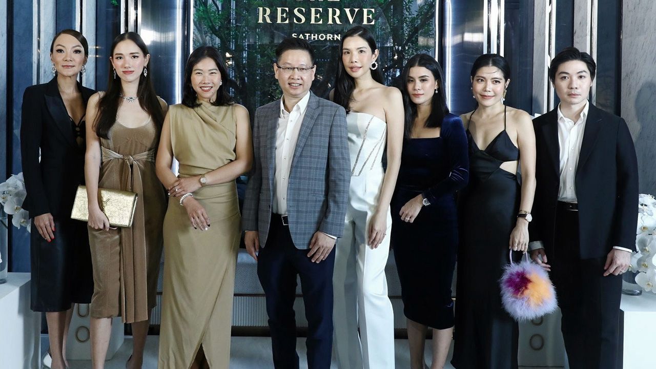 หรูหรา ภัคริน ทัตติพงศ์ จัดเปิดชมห้องตัวอย่าง “โครงการ The Reserve สาทร” คอนโดมิเนียมระดับซุปเปอร์ลักชัวรี ได้ก่อสร้างแล้วเสร็จสมบูรณ์พร้อมเข้าอยู่ 134 ครอบครัว โดยมี ปัทมา ปิยะมณีพร, พิมดาว พานิชสมัย และ ปฏิญญา เกี่ยวข้อง มาร่วมชมด้วย ที่ The Reserve สาทร วันก่อน.