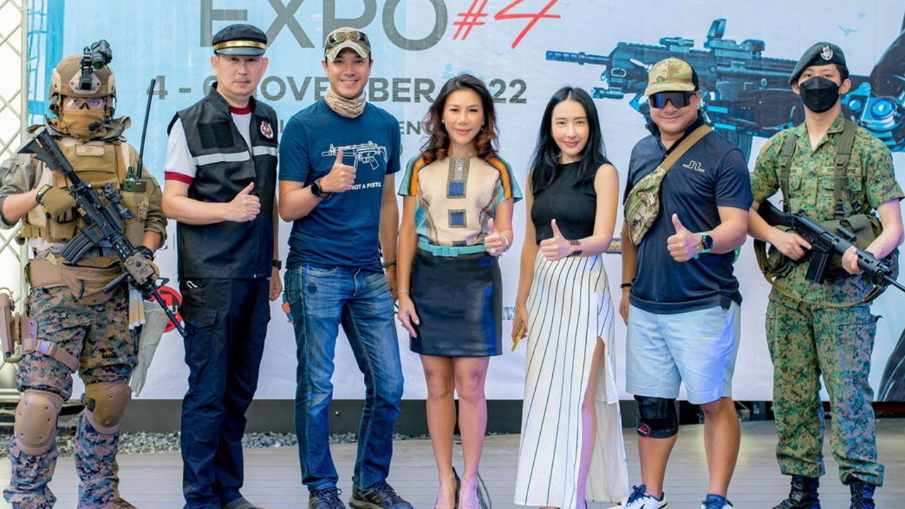 เล่นสนุก - ศุภานวิต เอี่ยมสกุลรัตน์ และ สุวิชา กลินทะ เปิดงาน “CDC AIR SOFT EXPO” งานรวบรวมสินค้าอุปกรณ์หลากหลายชนิดสำหรับชาว BB Gun โดยมี ดนัย สมุทรโคจร, สุจิตรา เกษสุวรรณ์ และ ชายทัด จุลกลพ มาร่วมงานด้วย ที่คริสตัล ดีไซน์ เซ็นเตอร์ วันก่อน.