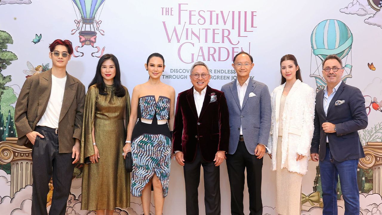 คริสต์มาส ชาญ ศรีวิกรม์ จัดงาน “Gaysorn Christmas Village 2024” เพื่อต้อนรับเทศกาลแห่งความสุข โดยมี ฟ้าฟื้น เต็มบุญเกียรติ, ทิพย์วิภา จันทภาษา ศรีวิกรม์, อารยา ขันทปราบ, แพททริค กัสทานิเยร์ และ เอสเธอร์ สุปรีย์ลีลา มาร่วมงานด้วย ที่เกษรอัมรินทร์ วันก่อน.