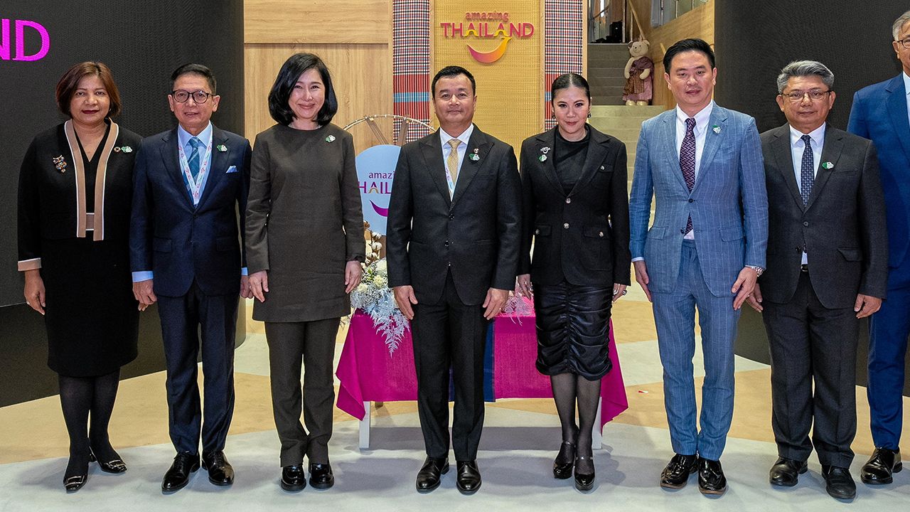 เที่ยวไทย สรวงศ์ เทียนทอง รมว.การท่องเที่ยวและกีฬา เปิดคูหาประเทศไทย ในงาน World Travel Market 2024 เพื่อส่งเสริมการท่องเที่ยวประเทศไทย โดยมี จักรพล ตั้งสุทธิธรรม, ฐาปนีย์ เกียรติไพบูลย์ และ นิธี สีแพร มาร่วมงานด้วย ที่กรุงลอนดอน ประเทศอังกฤษ วันก่อน.