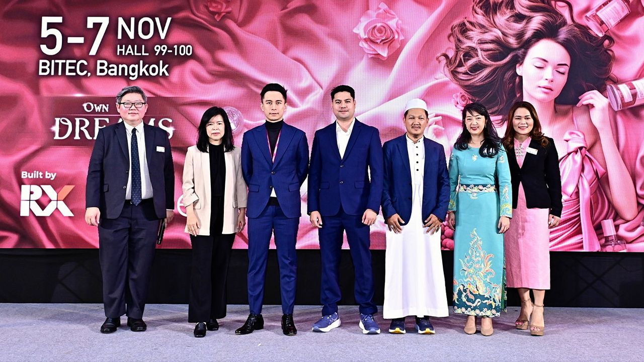 เรื่องความงาม วราภรณ์ ธรรมจรีย์ จัดงาน “COSMEX 2024” มหกรรมงานแสดง เทคโนโลยีอุปกรณ์เสริมความงามและผลิตภัณฑ์สำเร็จรูปด้านเครื่องสำอาง จัดถึง 7 พ.ย. โดยมี ศิริรัตน์ สังข์วิชัย และ คชกิจชาญ สำเนียงล้ำ มาร่วมงานด้วย ที่ไบเทค บางนา วันก่อน.