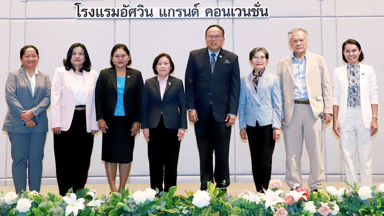 จัดทำแผน สุนีย์ ศรีสง่าตระกูลเลิศ เปิดการประชุมเพื่อจัดทำแผนโครงการพัฒนาข้อเสนอ เชิงนโยบายการคุ้มครองทางสังคมที่ตอบสนองต่อการเปลี่ยนแปลงสภาพภูมิอากาศ โดยมี ดร.วิจารย์ สิมาฉายา และ ณฐอร อินทร์ดีศรี มาร่วมประชุมด้วย ที่โรงแรมอัศวิน แกรนด์ วันก่อน.