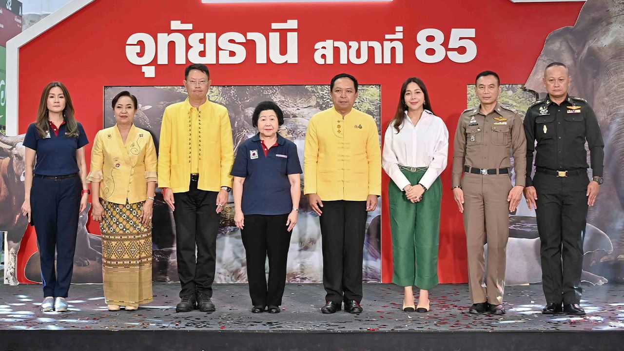 ที่อุทัยธานี - ธีรพัฒน์ คัชมาตย์ ผวจ.อุทัยธานี เป็นประธานเปิด “ไทวัสดุ” ศูนย์จำหน่ายสินค้าวัสดุก่อสร้าง เครื่องมือช่าง เฟอร์นิเจอร์และสินค้าตกแต่งบ้านจากแบรนด์ชั้นนำ โดยมี ปาริชาติ ยามวินิจ และ ปานัดฌา ไทยเศรษฐ์ มาร่วมงานด้วย ที่ อ.เมือง จ.อุทัยธานี วันก่อน.