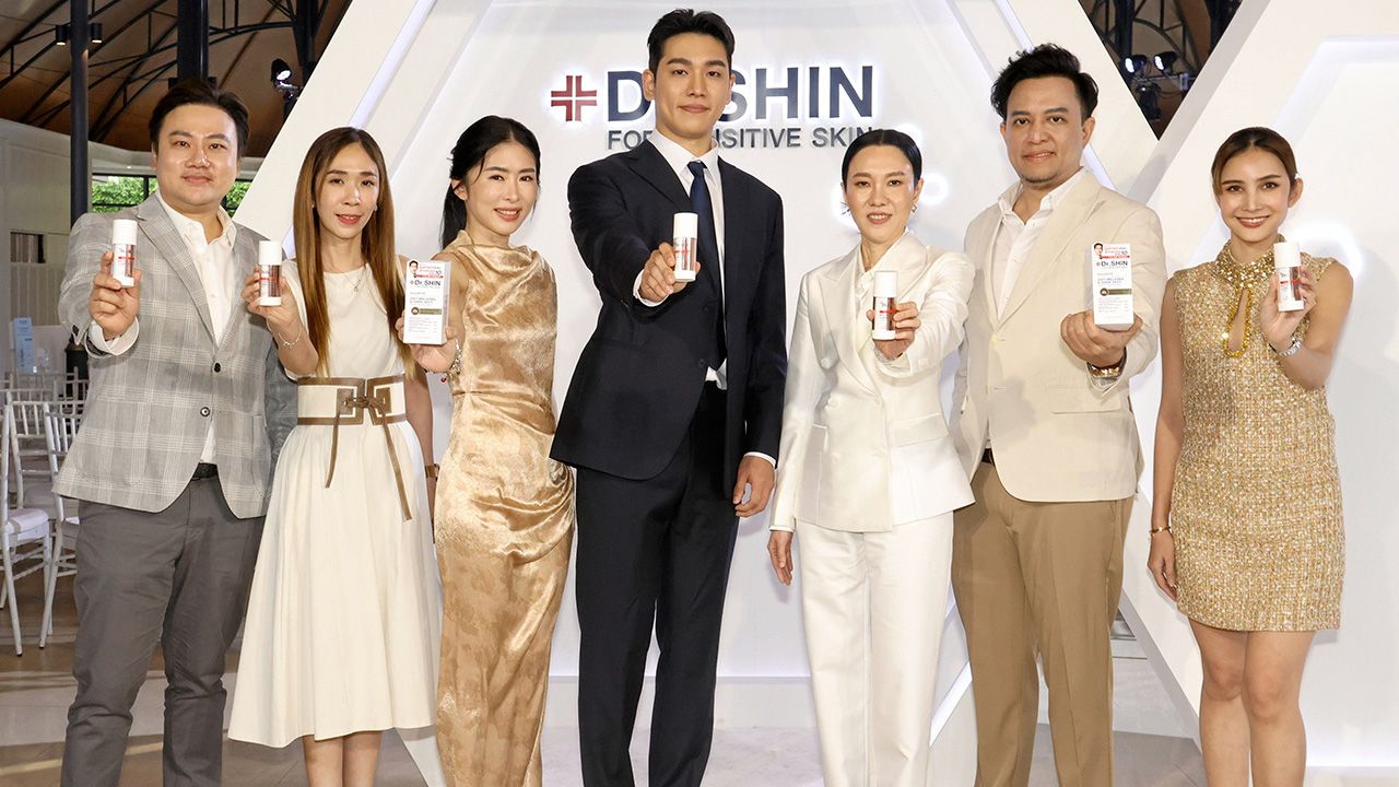 ผิวสวย วรวรรณ ไชยกำเนิด และ ณัฐฐินี เจนวัฒนาเวช จัดงานเปิด DR.SHIN สกินแคร์ ใหม่ค้นคว้าและวิจัยร่วมกับ ดร.ชิน ดงวู เพื่อผิวกระจ่างใสลดเลือนจุดด่างดำและฝ้ากระฝังลึก โดยมี เนติ มีนมณี และ อลงกรณ์ ศุกระศร มาร่วมงานด้วย ที่บ้านปาร์คนายเลิศ วันก่อน.